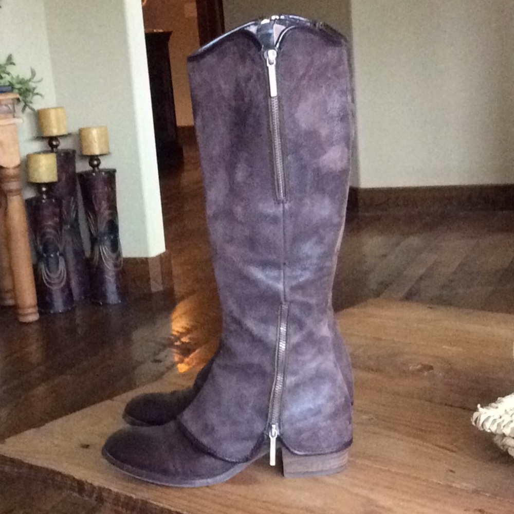 Donald Pliner Boots